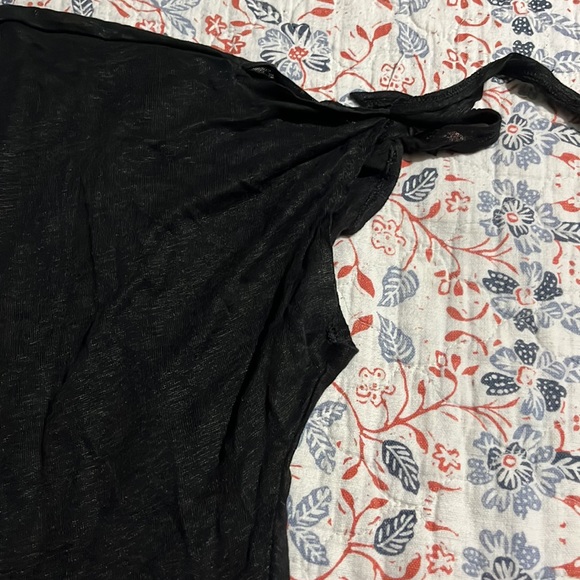 Woman’s short sleeve black shirt new no tags size s - Picture 4 of 4